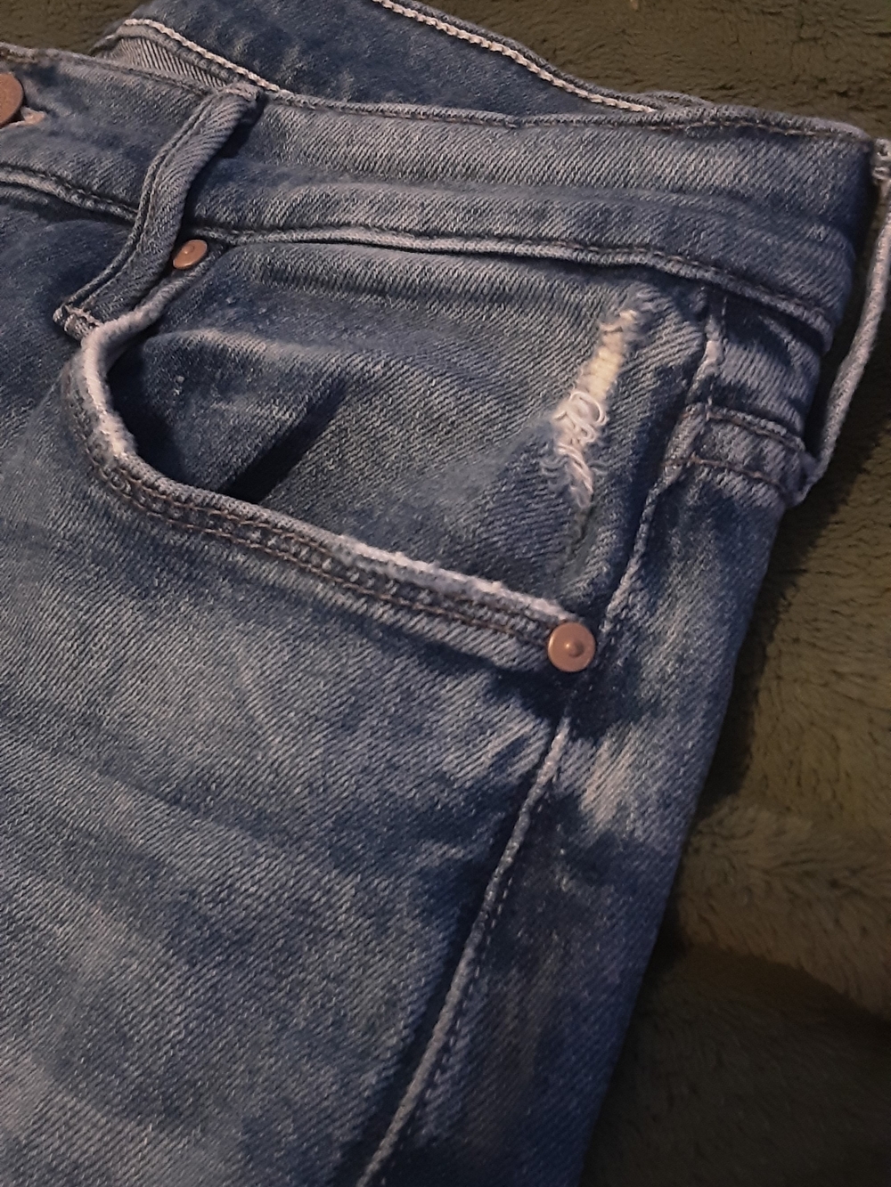 Mother New Lt Blue Jeans, Button Fly, Frayed Edge/ Distressed, Raw Hem 29 - Picture 9 of 10